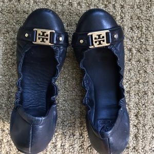 Tory Burch flats - only worn INSIDE.in great cond